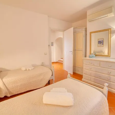 Hibiscus Villa Stintino